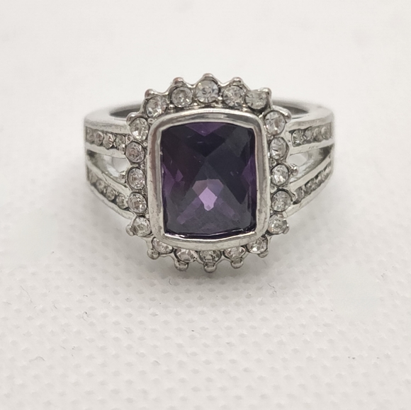 Purple Faceted Crystal Halo Ring 💍 💜 - Picture 1 of 3